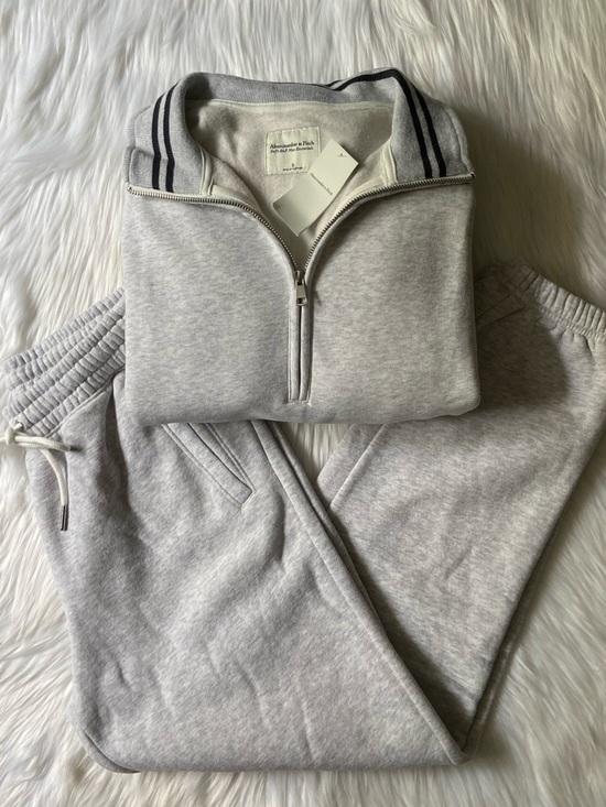 Abercrombie & Fitch Pants - oversized sunday half-zip set
